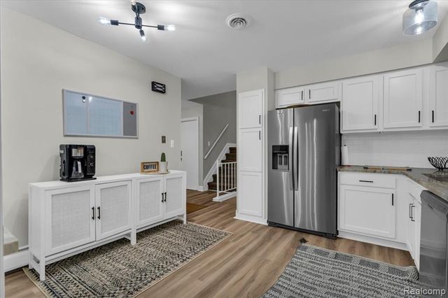 29994 Rambling Road, Southfield, MI 48076