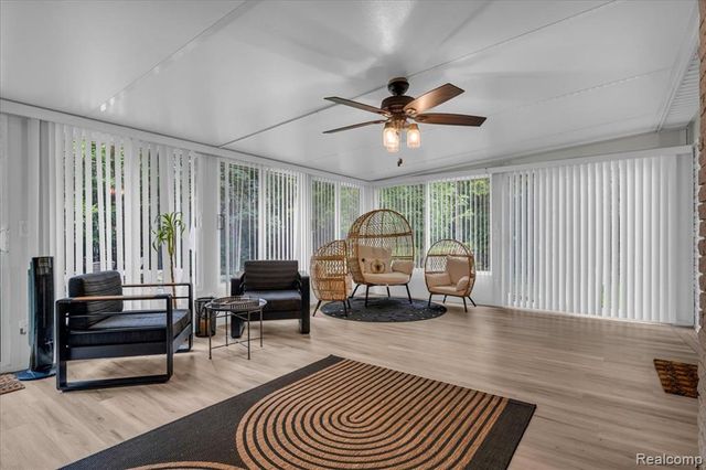 29994 Rambling Road, Southfield, MI 48076