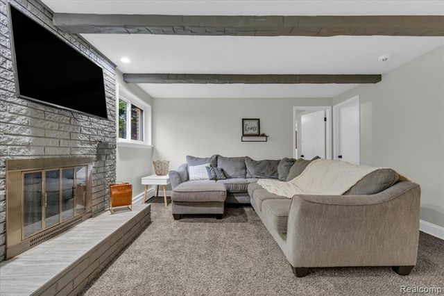 29994 Rambling Road, Southfield, MI 48076