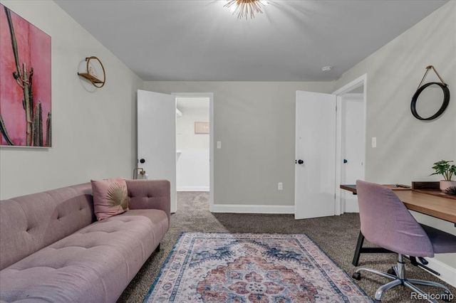 29994 Rambling Road, Southfield, MI 48076