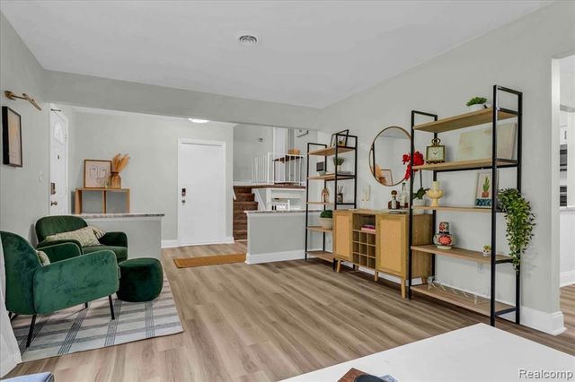 29994 Rambling Road, Southfield, MI 48076