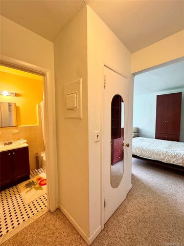 91 Tulip Avenue Juniper C2, Floral Park, NY 11001