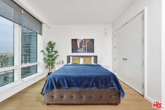 877 S Francisco Street 1220, Los Angeles, CA 90017