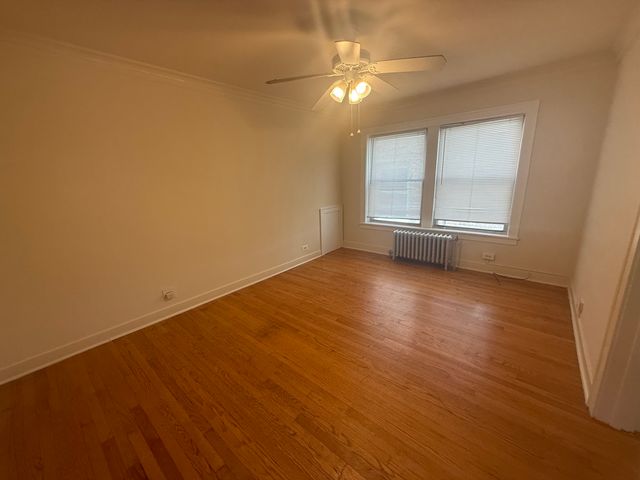 18 E Northwest Highway 5, Arlington Heights, IL 60004