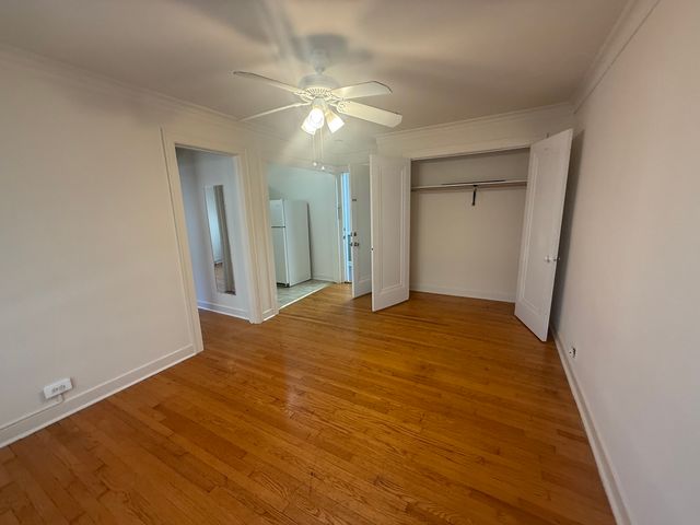 18 E Northwest Highway 5, Arlington Heights, IL 60004