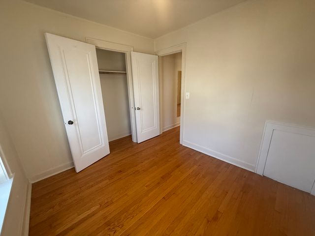 18 E Northwest Highway 5, Arlington Heights, IL 60004
