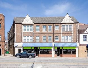 18 E Northwest Highway 5, Arlington Heights, IL 60004