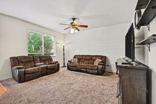 2789 Avalon Lane, Montgomery, IL 60538