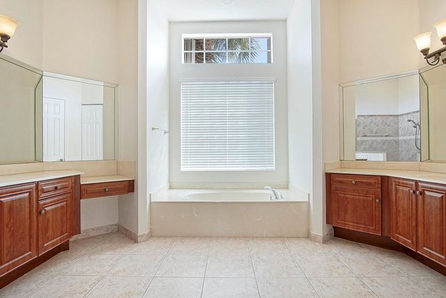 181 NW Magnolia Lakes Boulevard, Port St Lucie, FL 34986