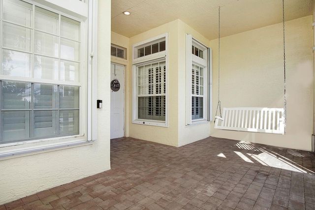 181 NW Magnolia Lakes Boulevard, Port St Lucie, FL 34986