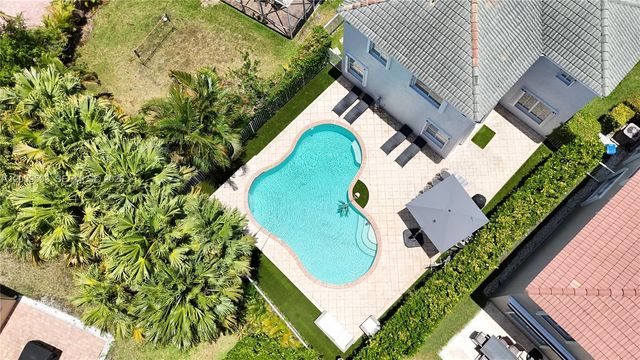 1114 Tupelo Way, Weston, FL 33327