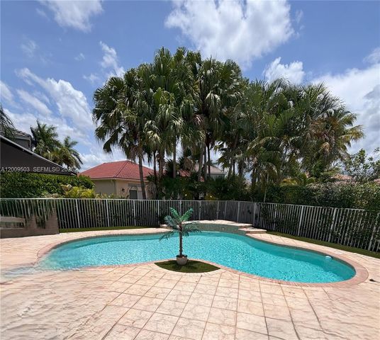 1114 Tupelo Way, Weston, FL 33327
