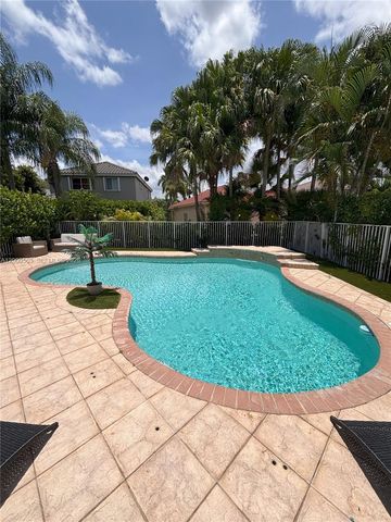 1114 Tupelo Way, Weston, FL 33327