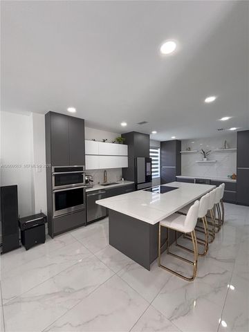 1114 Tupelo Way, Weston, FL 33327