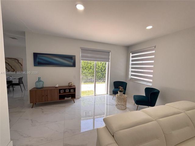 1114 Tupelo Way, Weston, FL 33327