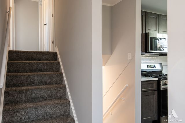 10956 S Nagle Avenue, Worth, IL 60482