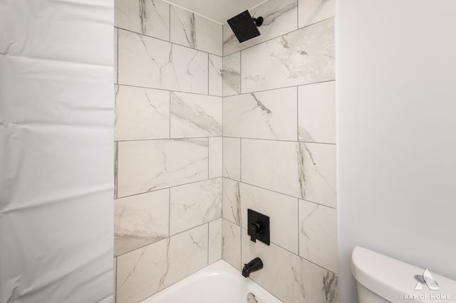 10956 S Nagle Avenue, Worth, IL 60482