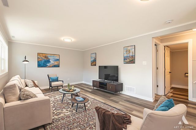 10956 S Nagle Avenue, Worth, IL 60482