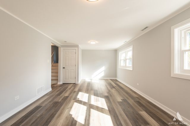 10956 S Nagle Avenue, Worth, IL 60482