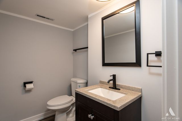 10956 S Nagle Avenue, Worth, IL 60482