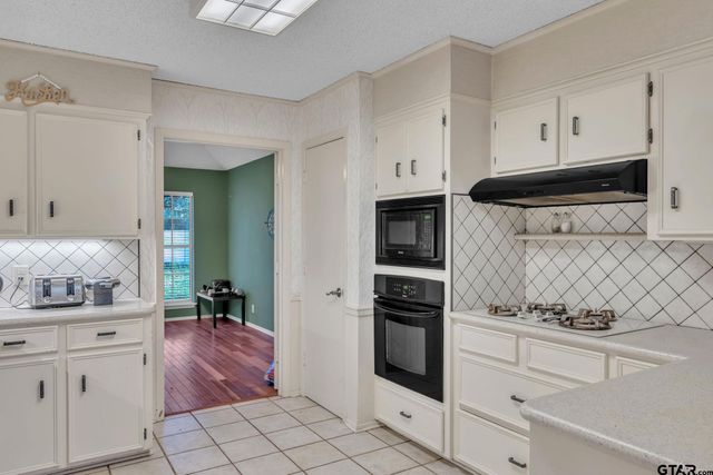 1816 Chipco Dr, Tyler, TX 75703