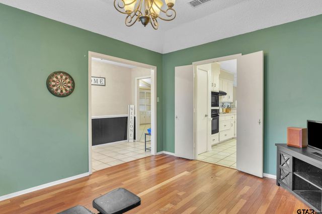 1816 Chipco Dr, Tyler, TX 75703