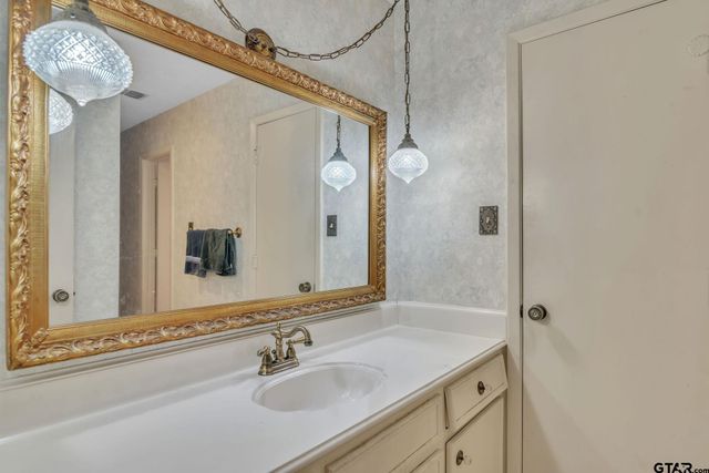 1816 Chipco Dr, Tyler, TX 75703