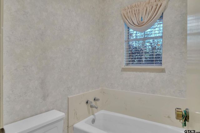 1816 Chipco Dr, Tyler, TX 75703