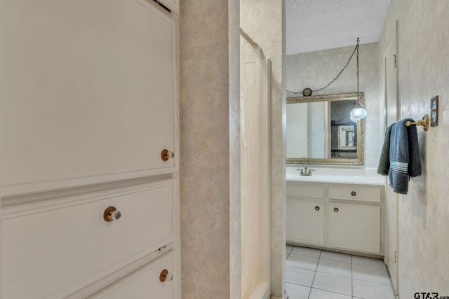 1816 Chipco Dr, Tyler, TX 75703