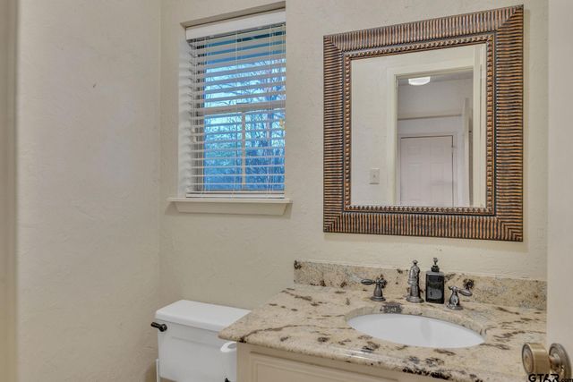 1816 Chipco Dr, Tyler, TX 75703