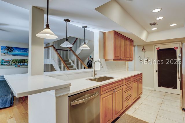 225 S Sea Pines Dr Apt 1406, Hilton Head Island, SC 29928