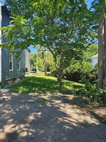 32 Shores 1, Taunton, MA 02780