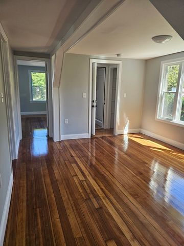 32 Shores 1, Taunton, MA 02780