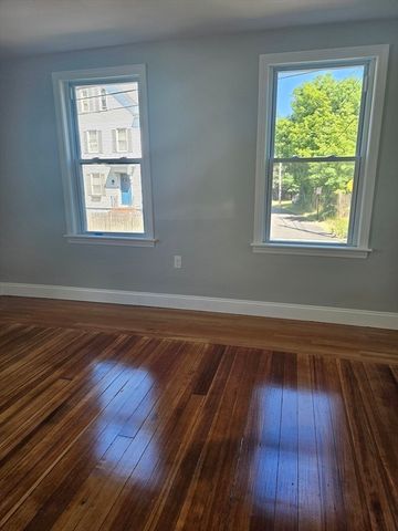 32 Shores 1, Taunton, MA 02780