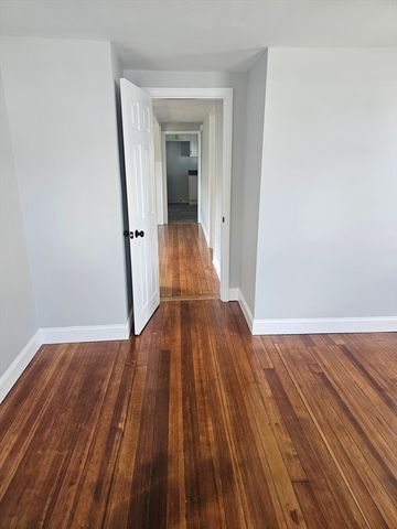 32 Shores 1, Taunton, MA 02780