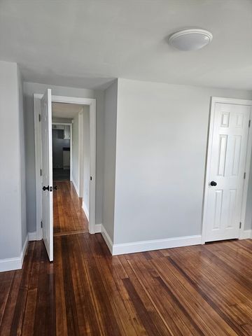 32 Shores 1, Taunton, MA 02780