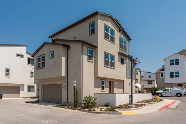 363 Proctor, Irvine, CA 92618