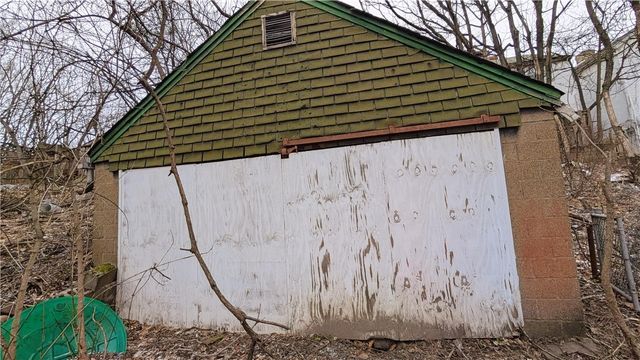 2708 Garbett St, Mckeesport, PA 15132