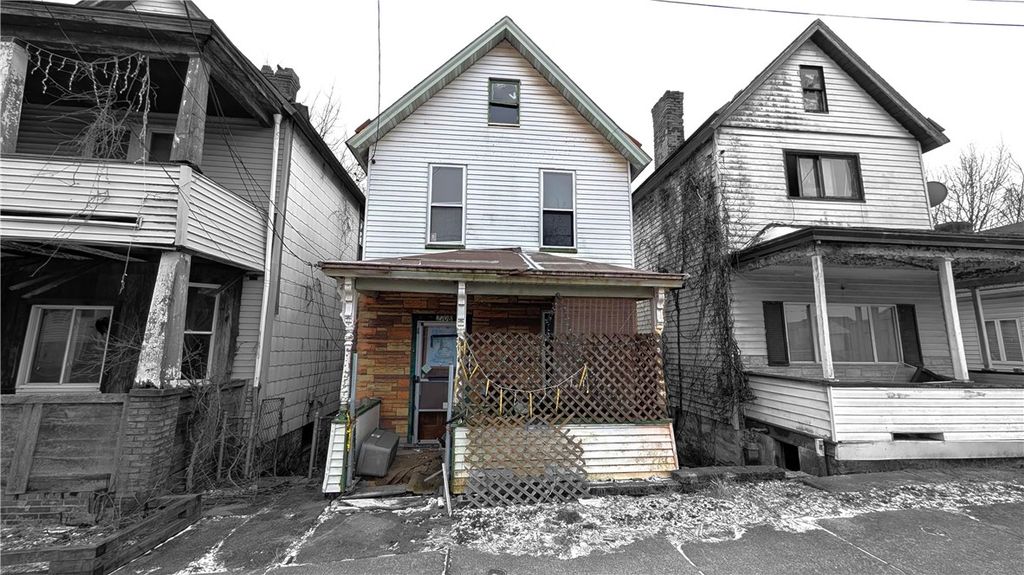 2708 Garbett St, Mckeesport, PA 15132