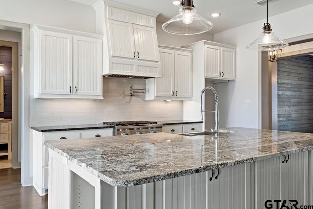 20246 Deer Hollow Dr, Bullard, TX 75757