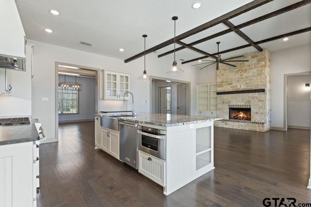 20246 Deer Hollow Dr, Bullard, TX 75757