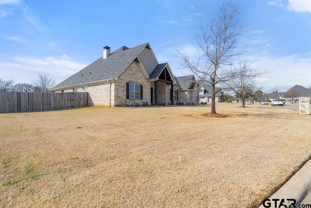 20246 Deer Hollow Dr, Bullard, TX 75757