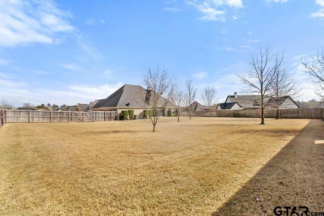20246 Deer Hollow Dr, Bullard, TX 75757