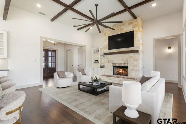 20246 Deer Hollow Dr, Bullard, TX 75757