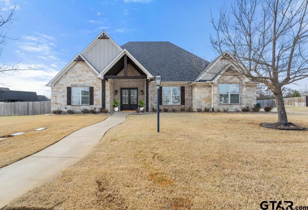 20246 Deer Hollow Dr, Bullard, TX 75757
