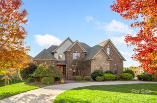 5836 Bakers Point, Hickory, NC 28602