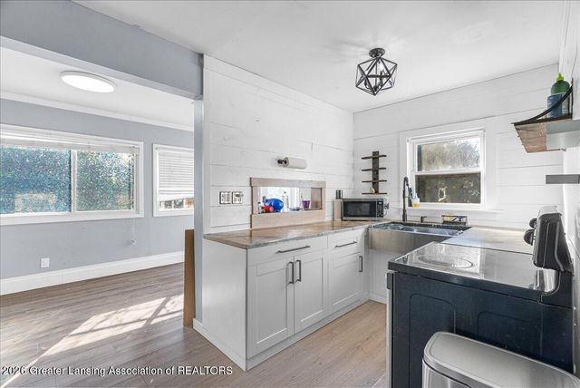 2245 Main Street, Holt, MI 48842