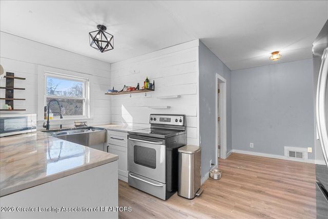 2245 Main Street, Holt, MI 48842