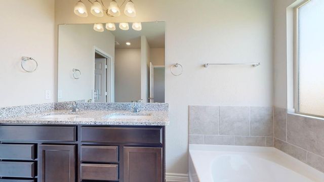 104 Kenzie ST, Thorndale, TX 76577