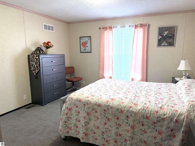 1042 Jackson Court, Mt Pleasant, MI 48858